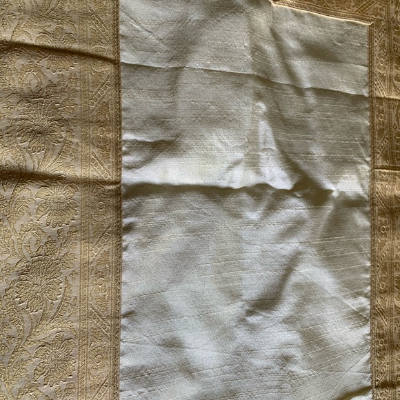 Table runner - Picture 7 of 8